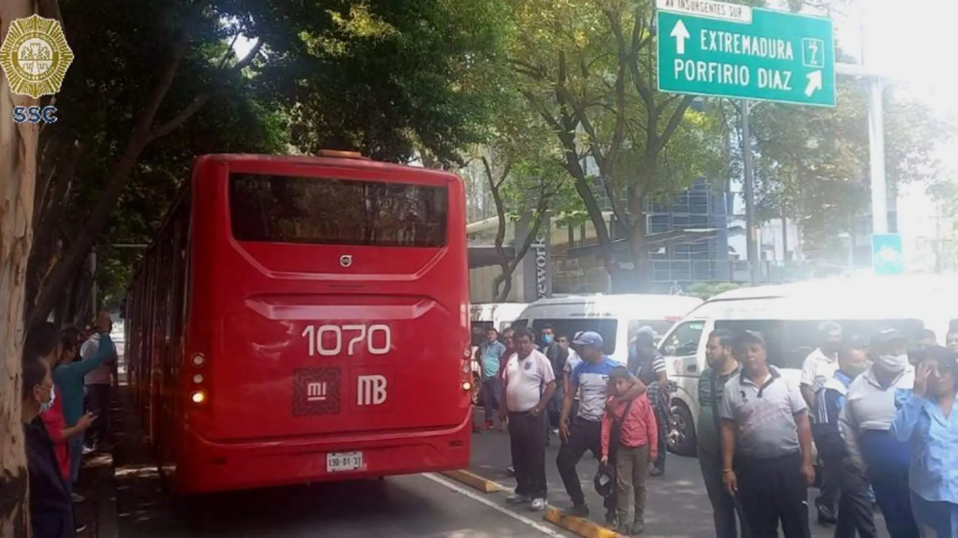 manifestantes insurgentes OVIAL TWITTER(1)